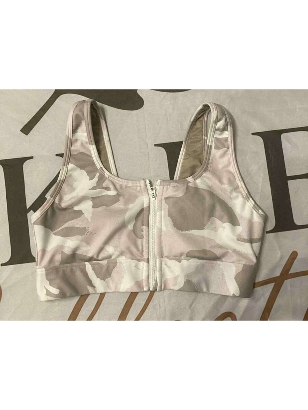 GapFit Women's Medium Camouflage Zip Front Sports Bra